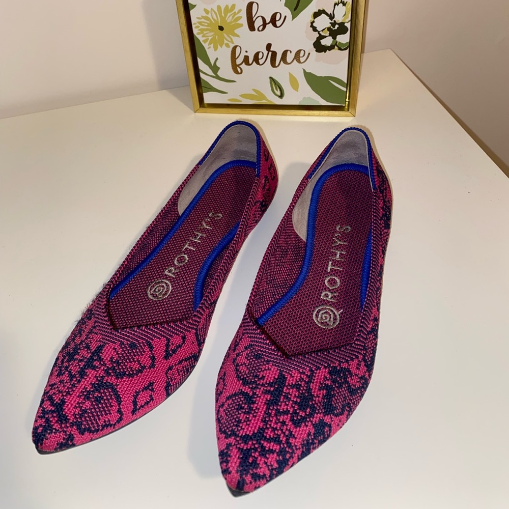 Rothy's Fuchsia Navy Snake Points, size 6.